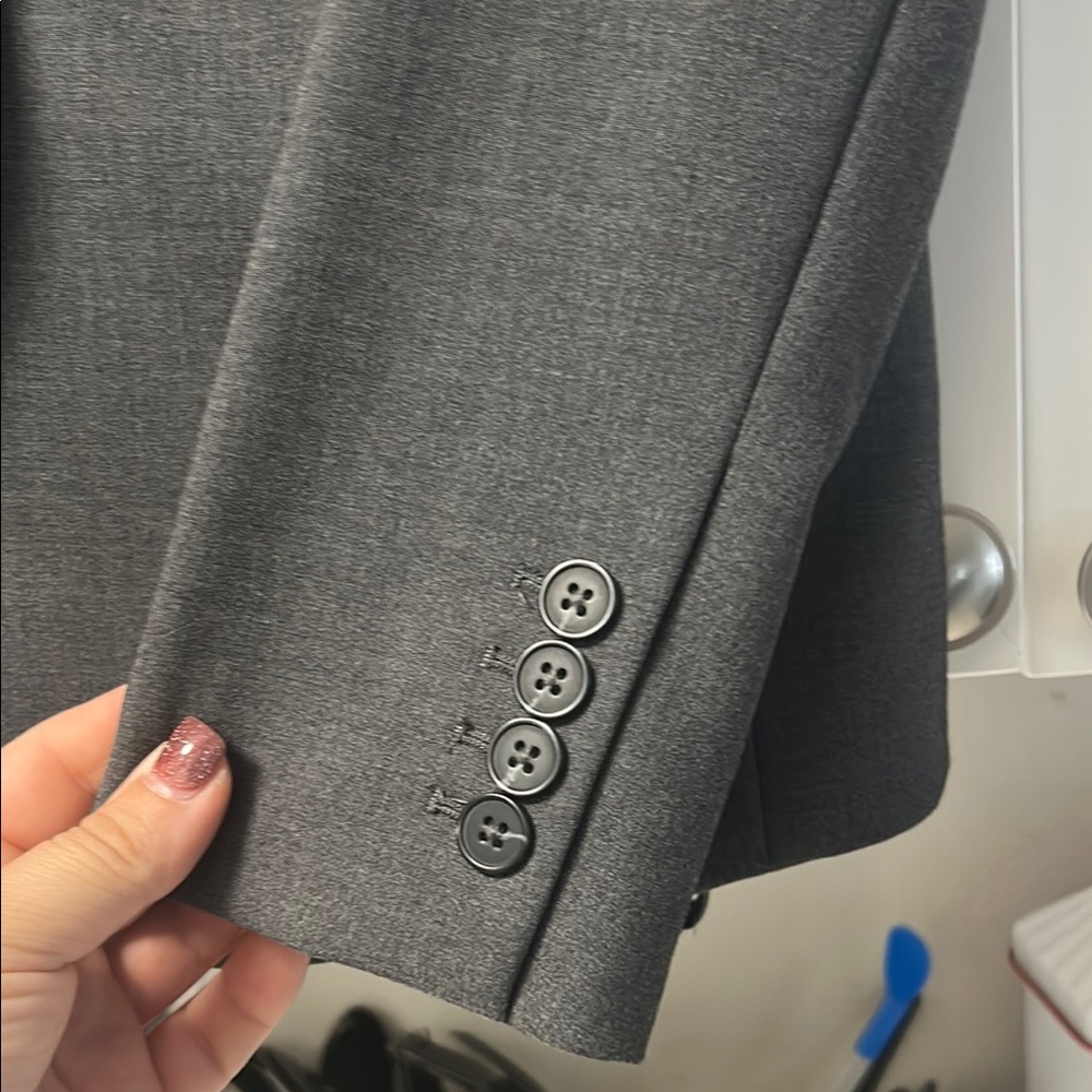 Women’s gray pant suit - Picture 5 of 6